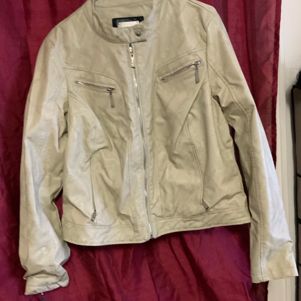 Jacket - Picture 4 of 5